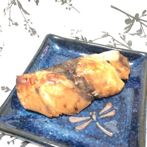 たまり醤油でしっかり下味の鰤の焼き魚(*^^*)